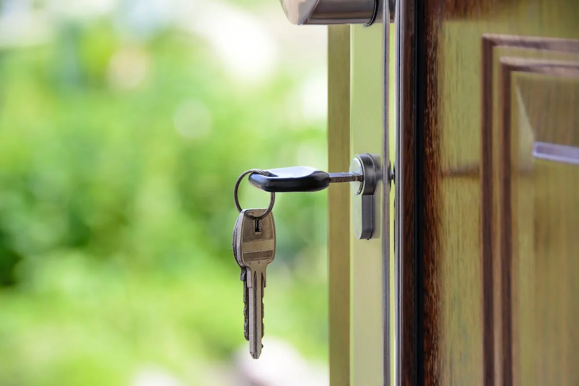 Ghidul Cumpărătorului pentru a Alege Casa Perfectă: O călătorie în lumea achizițiilor imobiliare